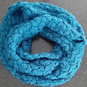 Anthropologie hand knit figure 8 scarf